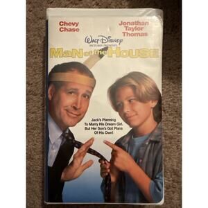 Man of the House (VHS, 1996, Clam Shell) Chevy Chase
